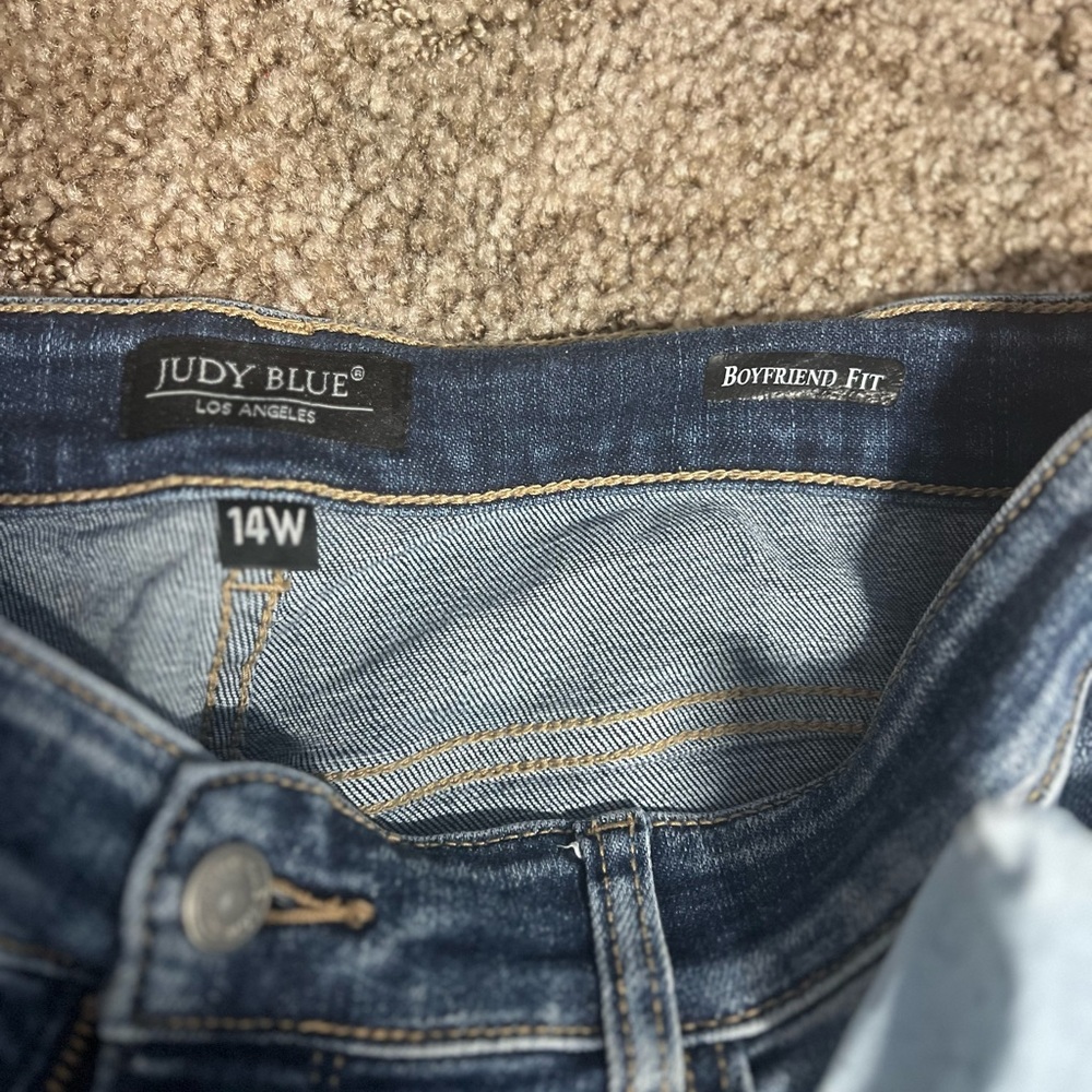 Judy Blue Boyfriend Fit Denim Jeans - Picture 2 of 3